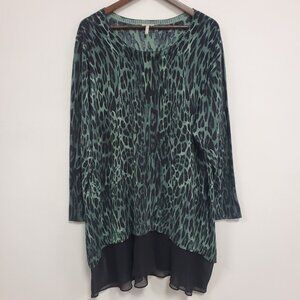 Logo Lori Goldstein Womens Animal Print Tunic Sweater Size 3X Green Artsy Modest
